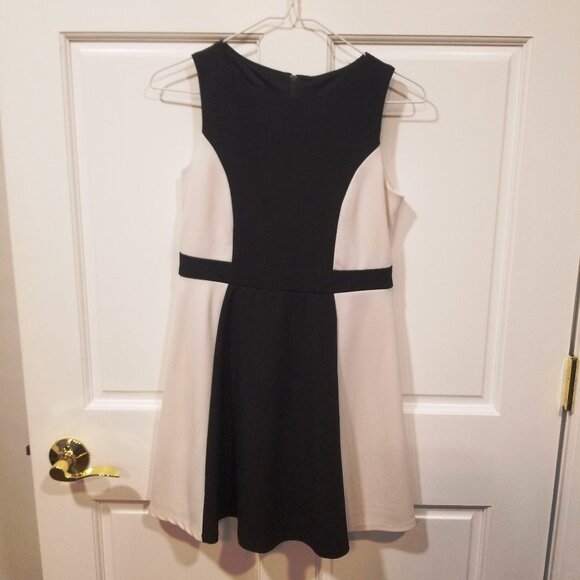 Girls' Amy Byer Color Block Fit-and-Flare Dress, Size 14, EUC to Like New - Picture 1 of 10